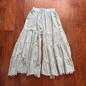 Chicwish Tiered Boho Wide-Leg Cropped Pants | Size XS/S